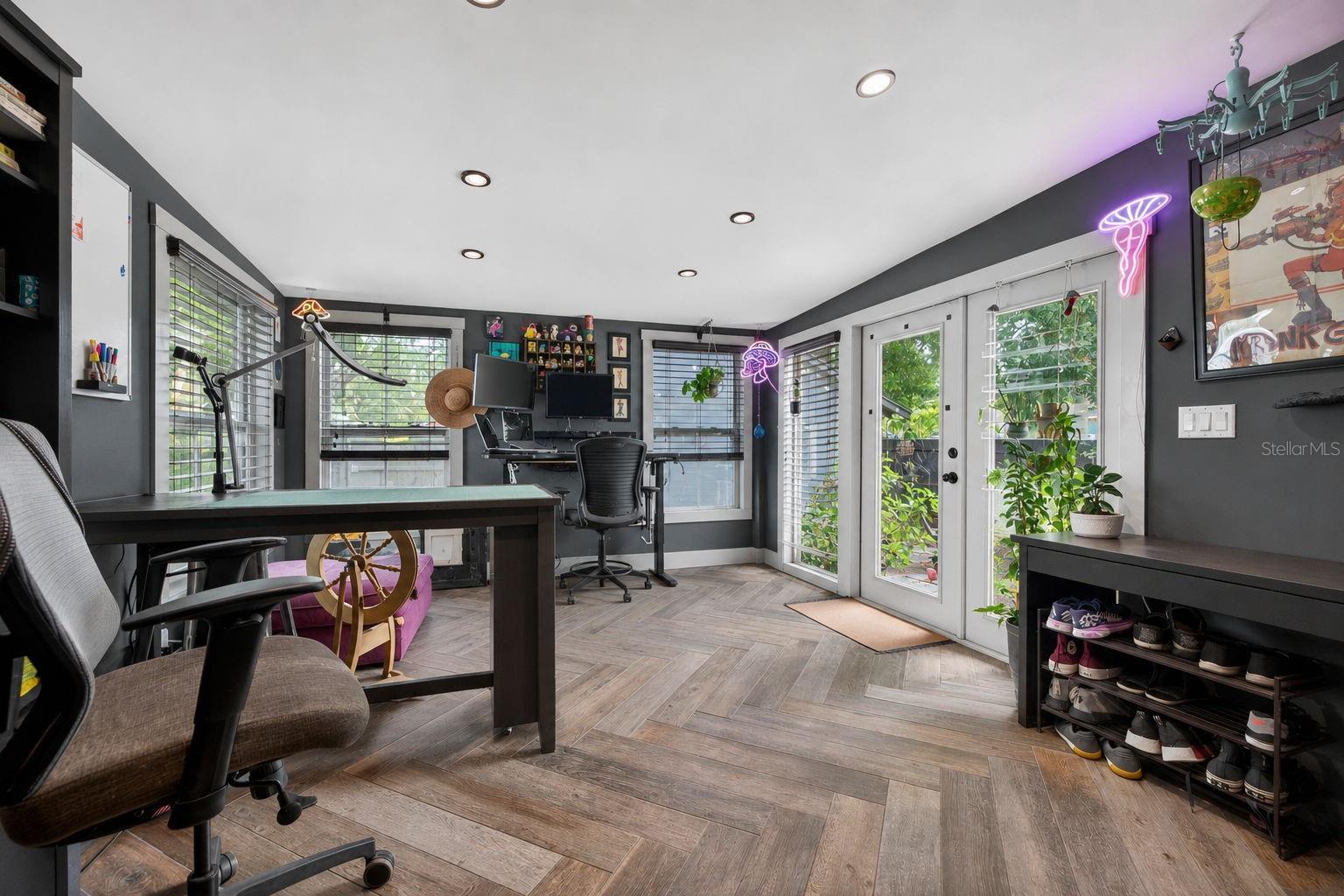 2128 5th, St Petersburg, FL 33713