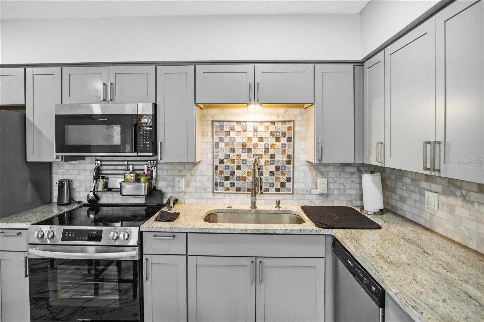 416 73rd Unit 207, St Petersburg, FL 33702