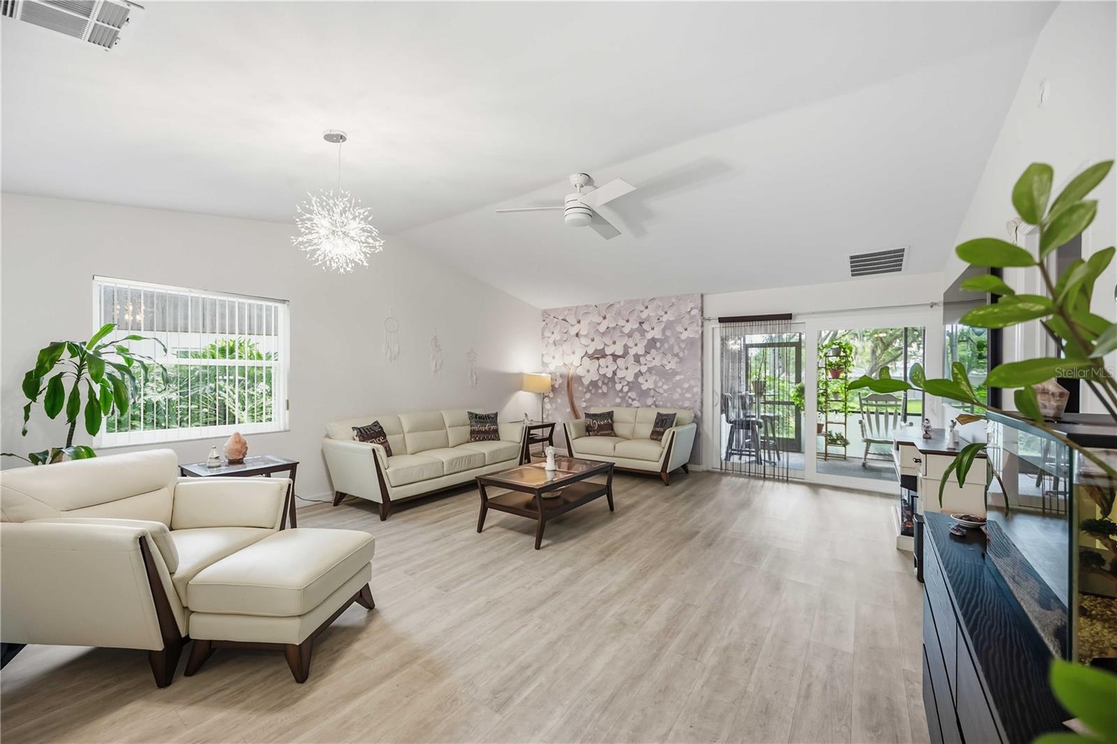 266 Oak Hill Unit 34, Sarasota, FL 34232