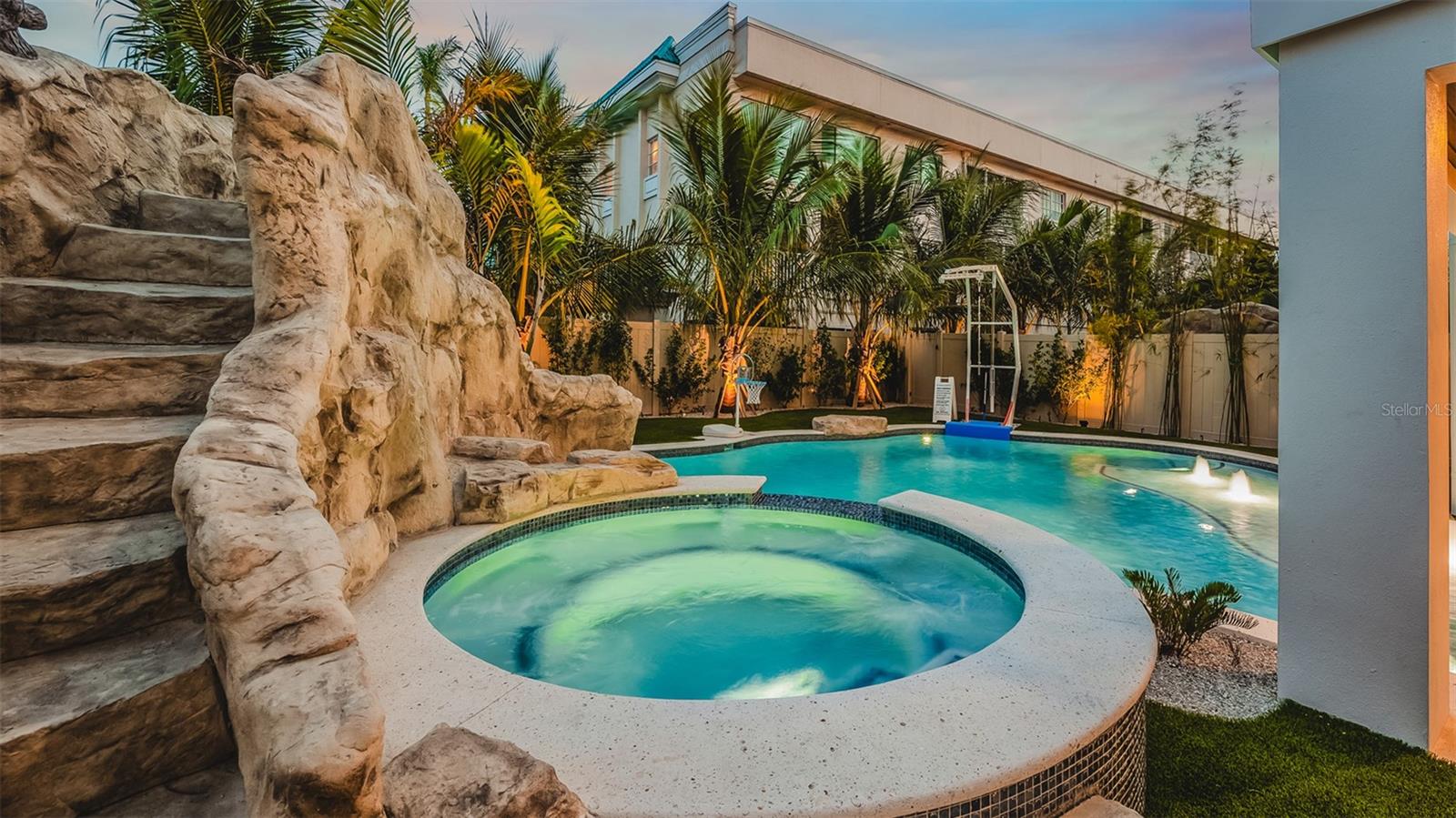 1142 Windsong Unit A, Sarasota, FL 34242
