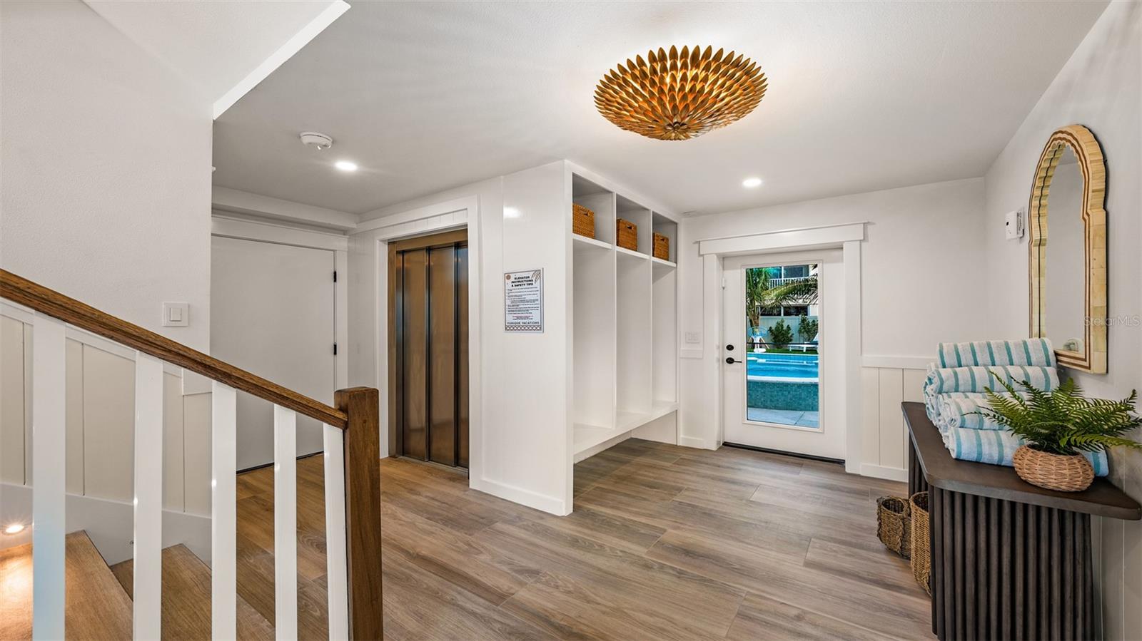 1142 Windsong Unit B, Sarasota, FL 34242