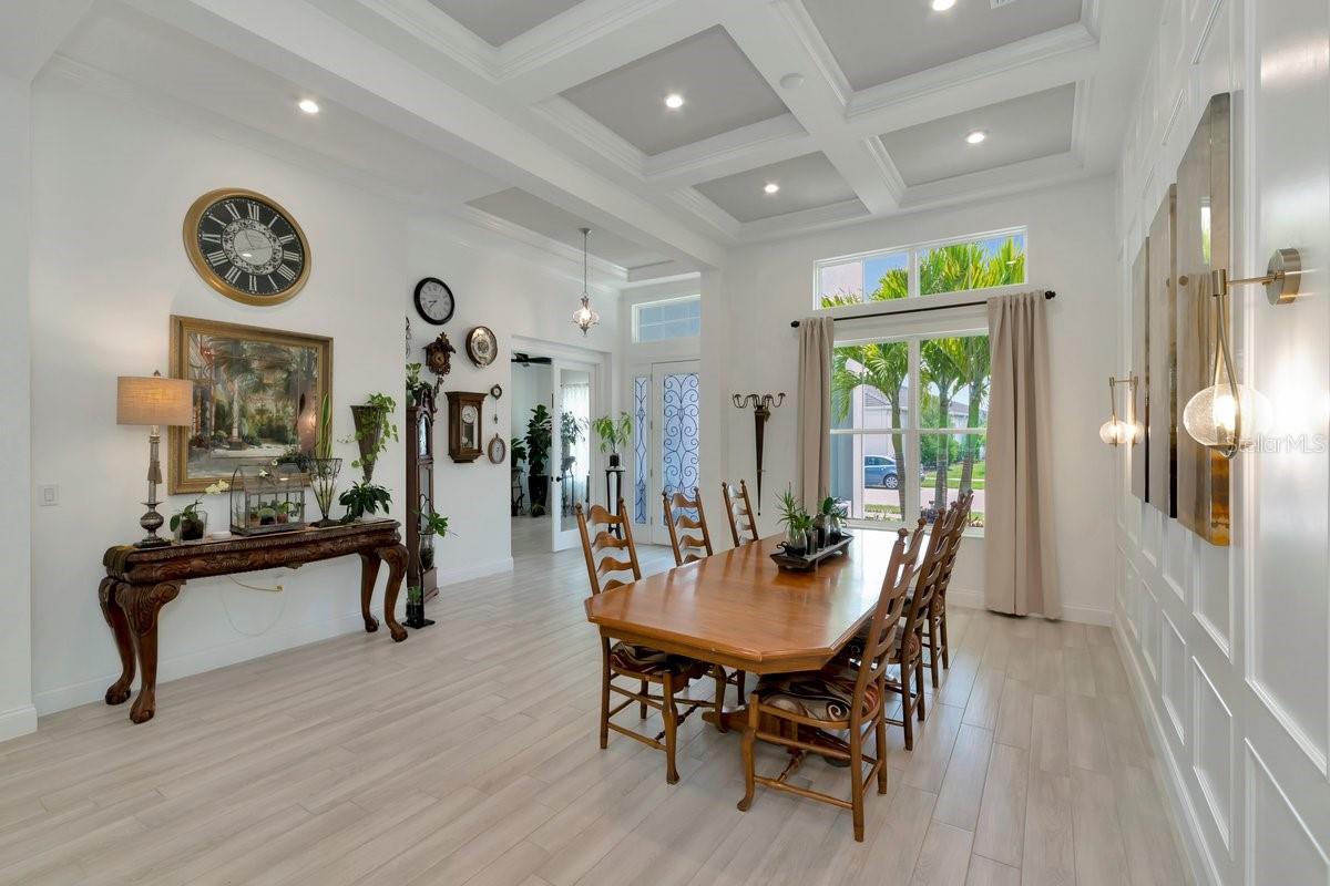 4657 Antrim, Sarasota, FL 34240