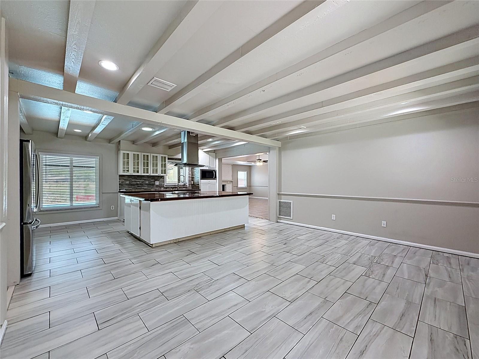 912 Shangri la, Seffner, FL 33584