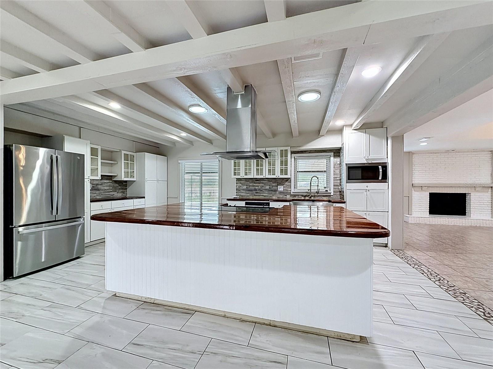 912 Shangri la, Seffner, FL 33584
