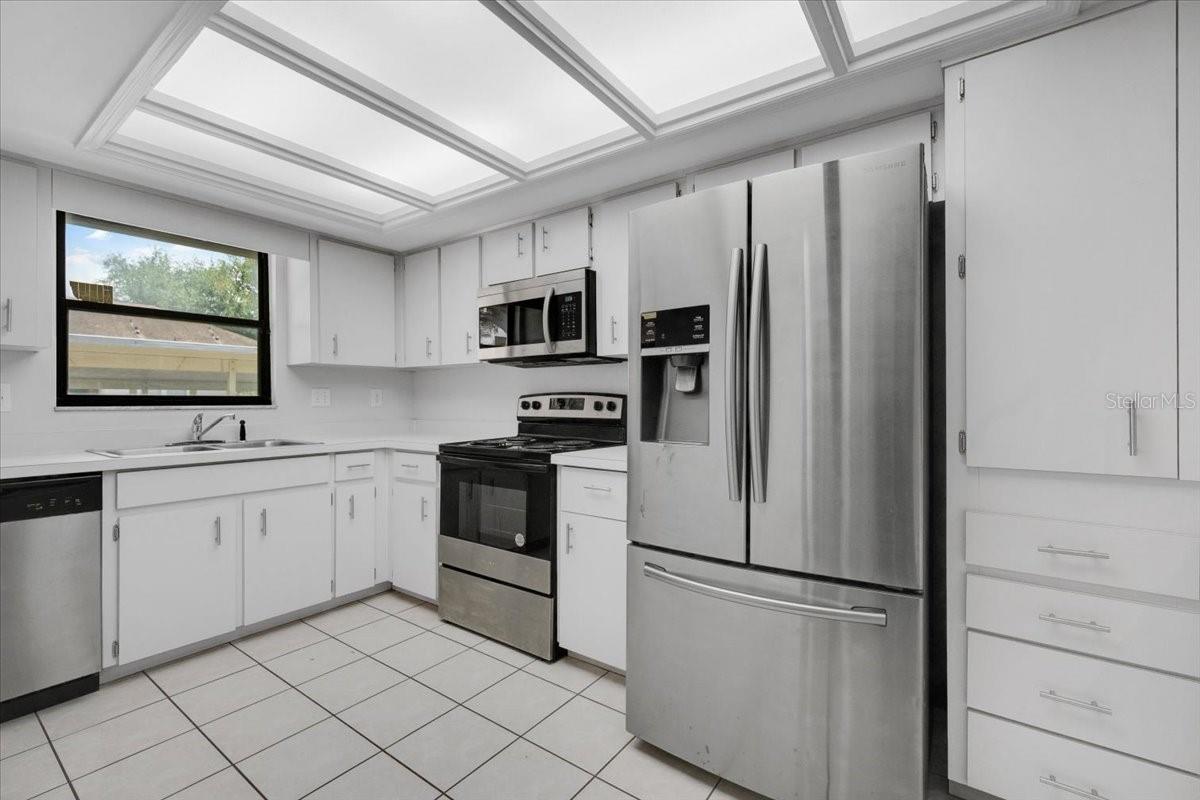 2025 Sylvester Unit Mm4, Lakeland, FL 33803