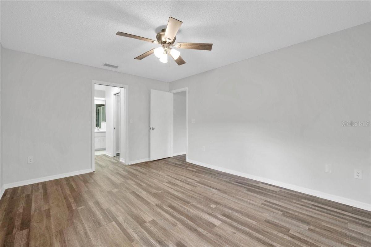 2025 Sylvester Unit Mm4, Lakeland, FL 33803