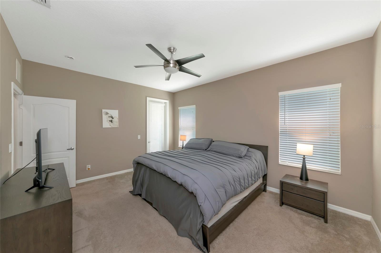 4930 Newport News, Bradenton, FL 34211
