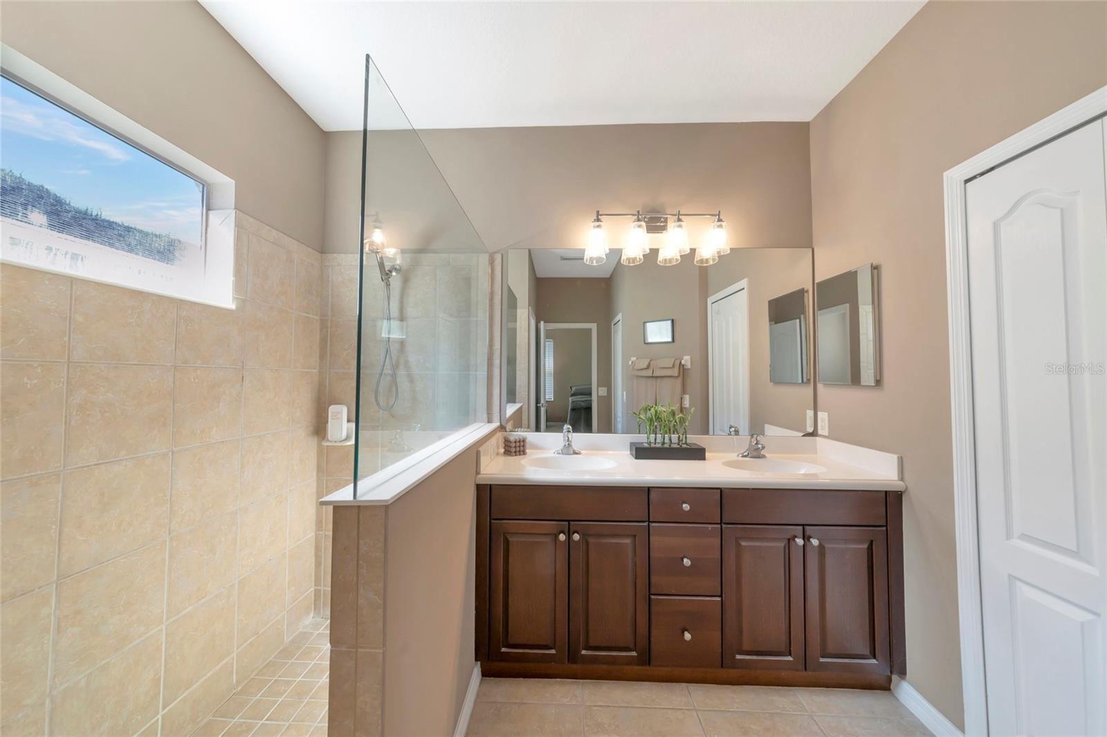 4930 Newport News, Bradenton, FL 34211