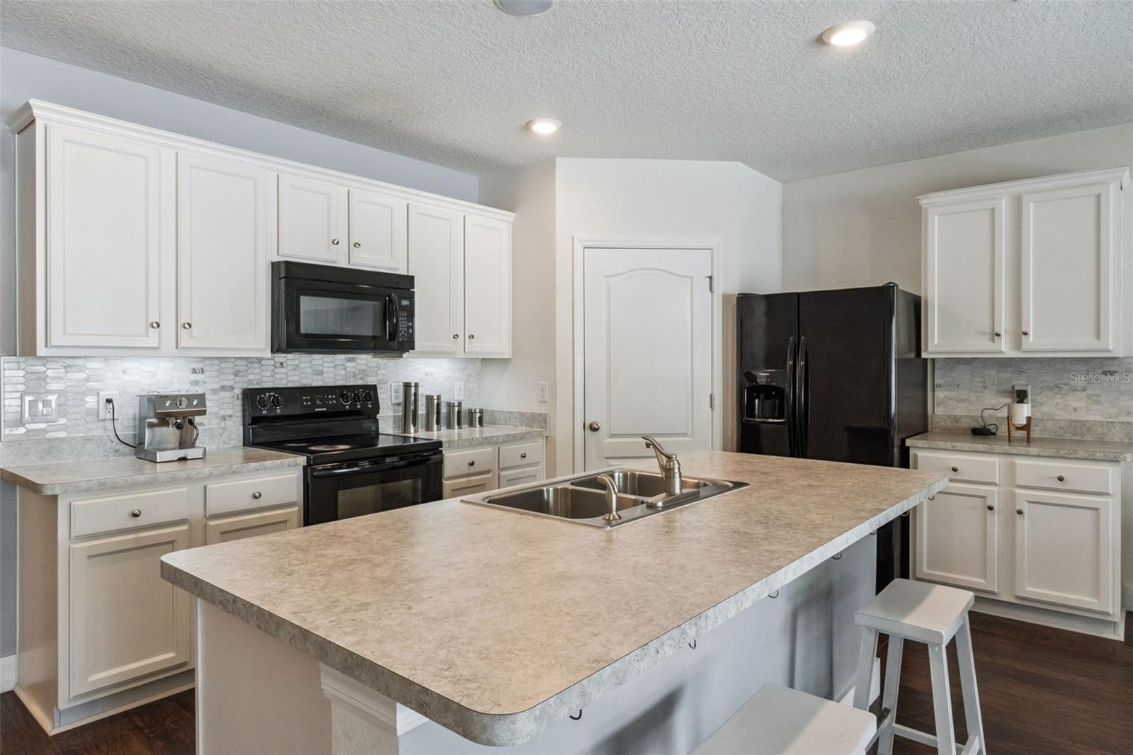 5946 Churchill Sq, Groveland, FL 34736