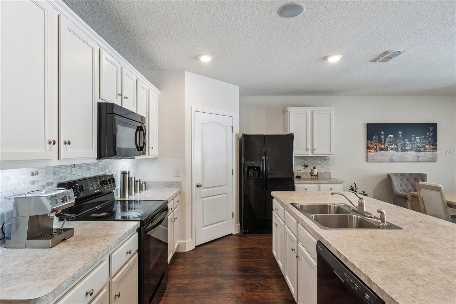 5946 Churchill Sq, Groveland, FL 34736