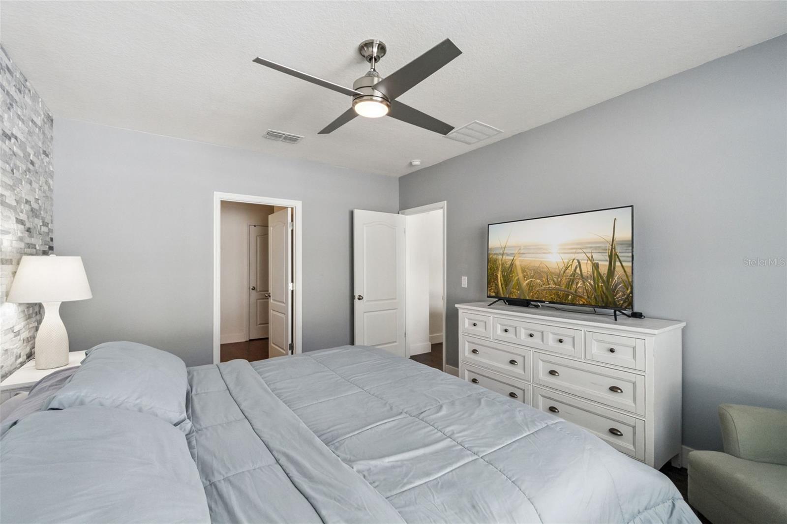 5946 Churchill Sq, Groveland, FL 34736