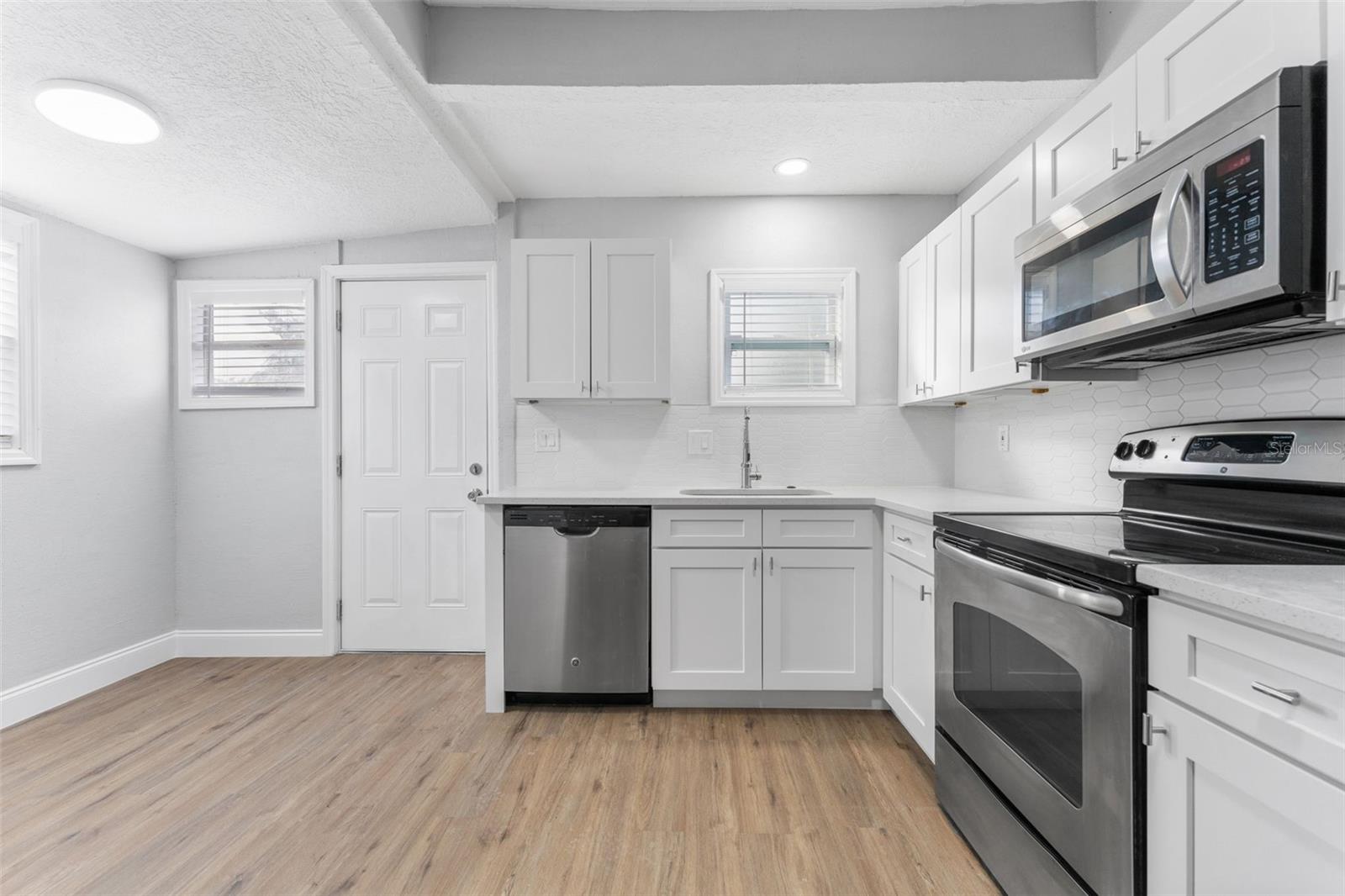1927 13th, St Petersburg, FL 33705