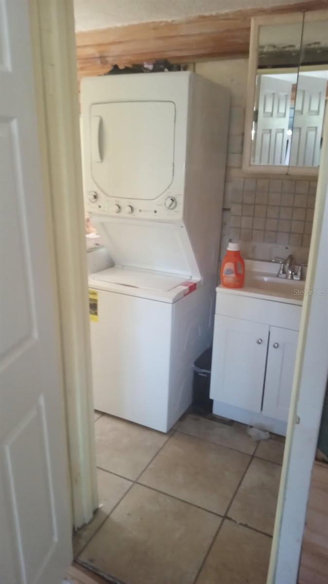 6631 Rosati, St Petersburg, FL 33707