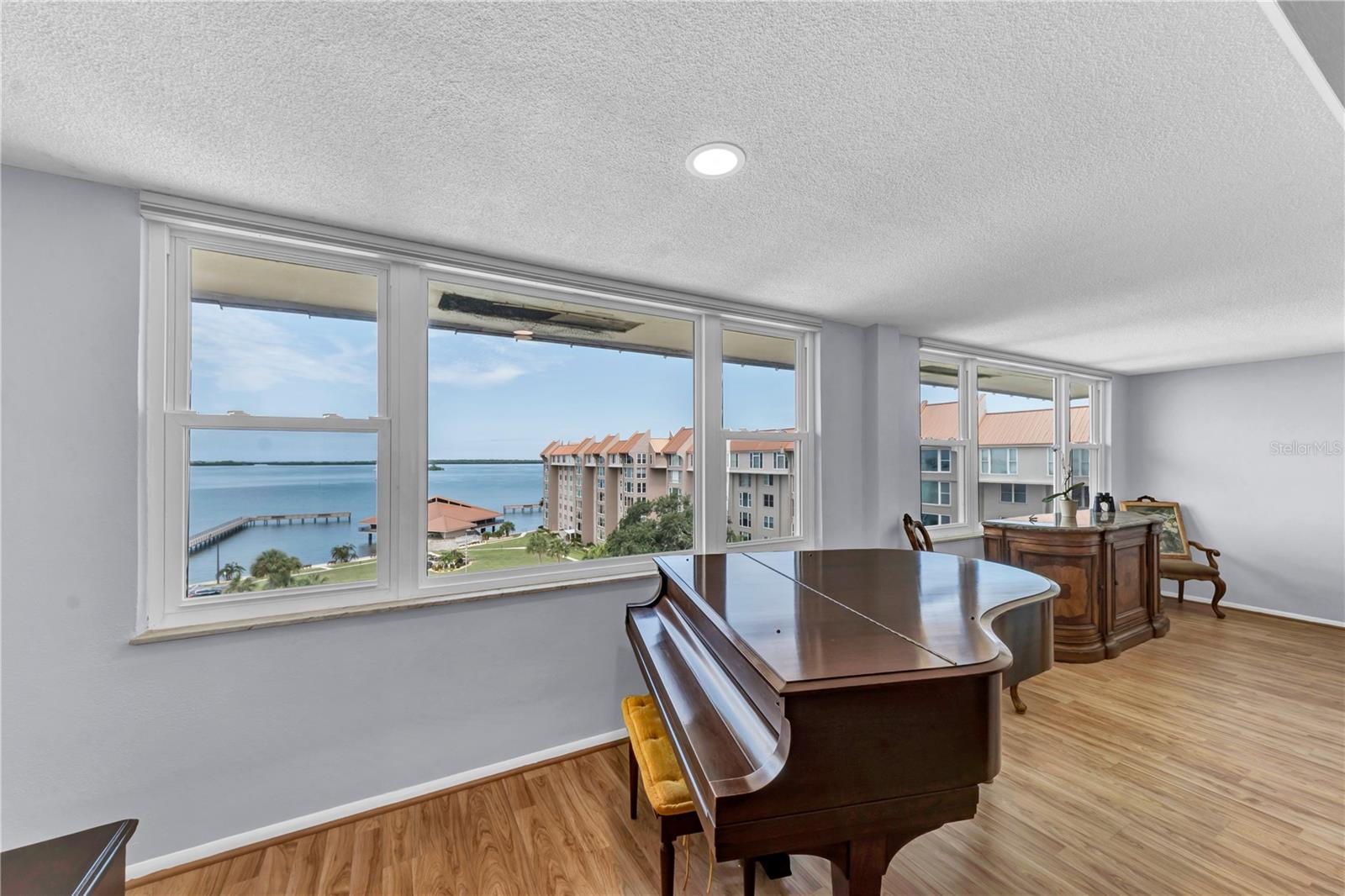 622 Edgewater Unit 823, Dunedin, FL 34698