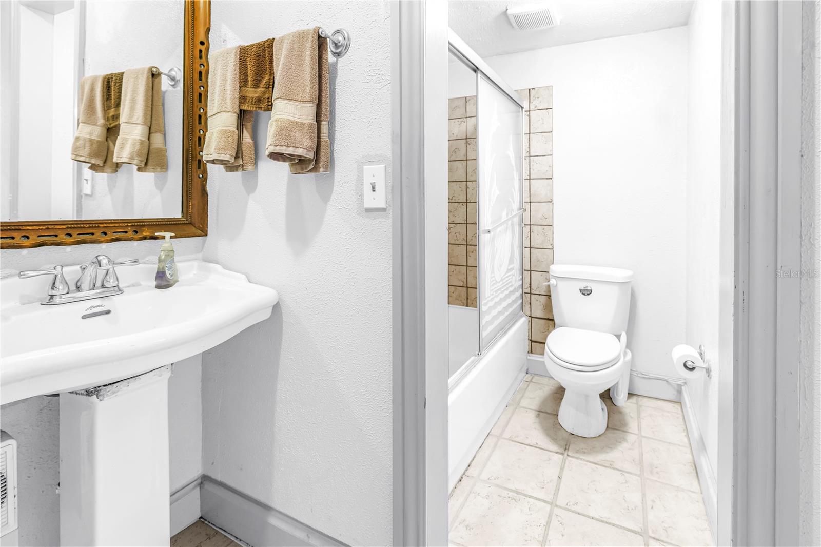3580 41st Unit I, St Petersburg, FL 33711