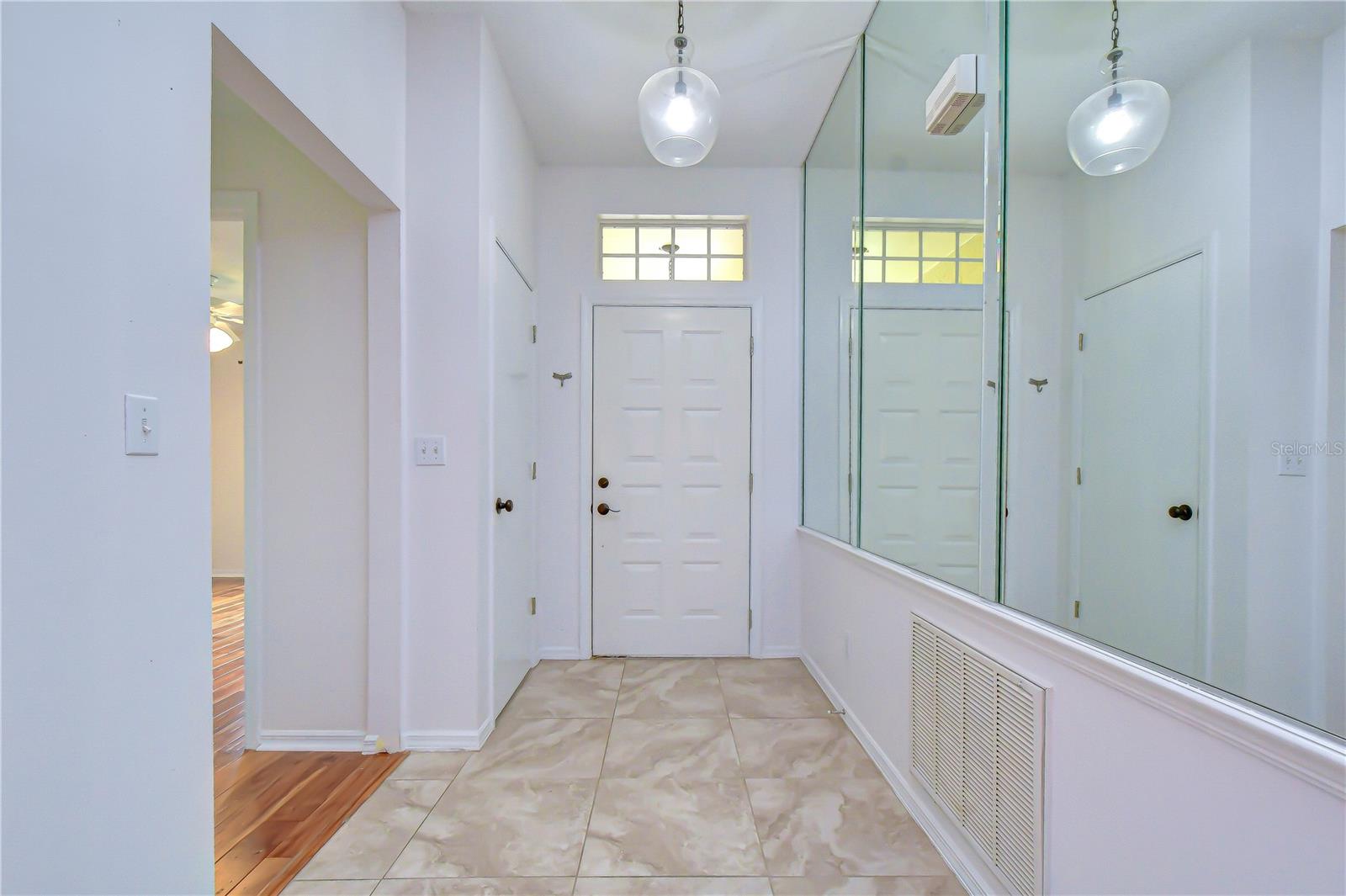 818 Mccallister, Sun City Center, FL 33573