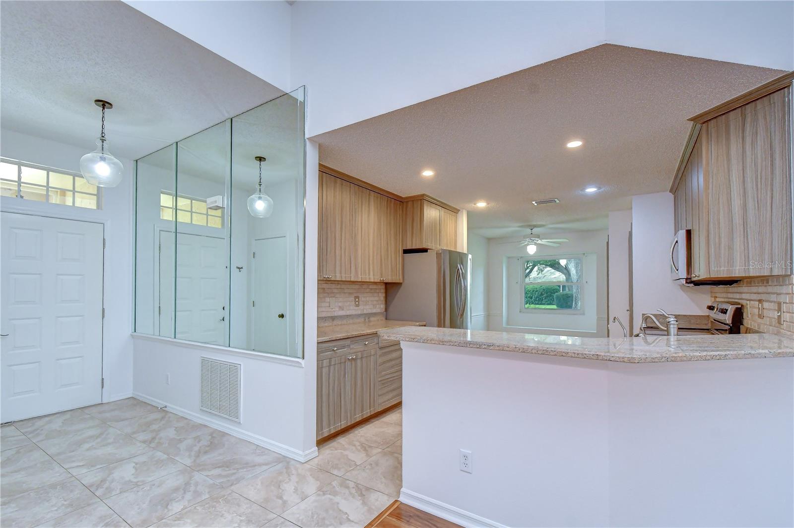 818 Mccallister, Sun City Center, FL 33573