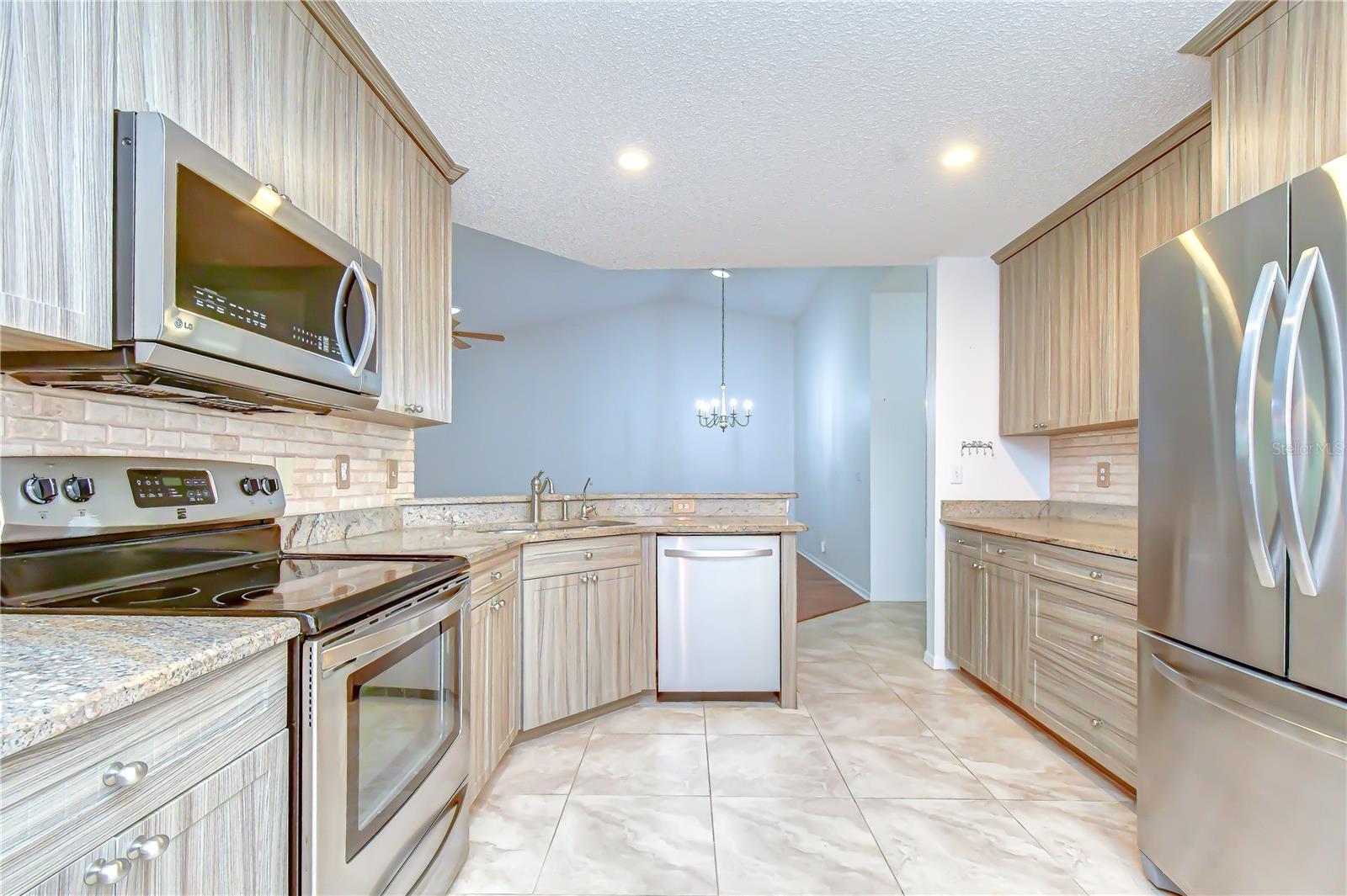 818 Mccallister, Sun City Center, FL 33573
