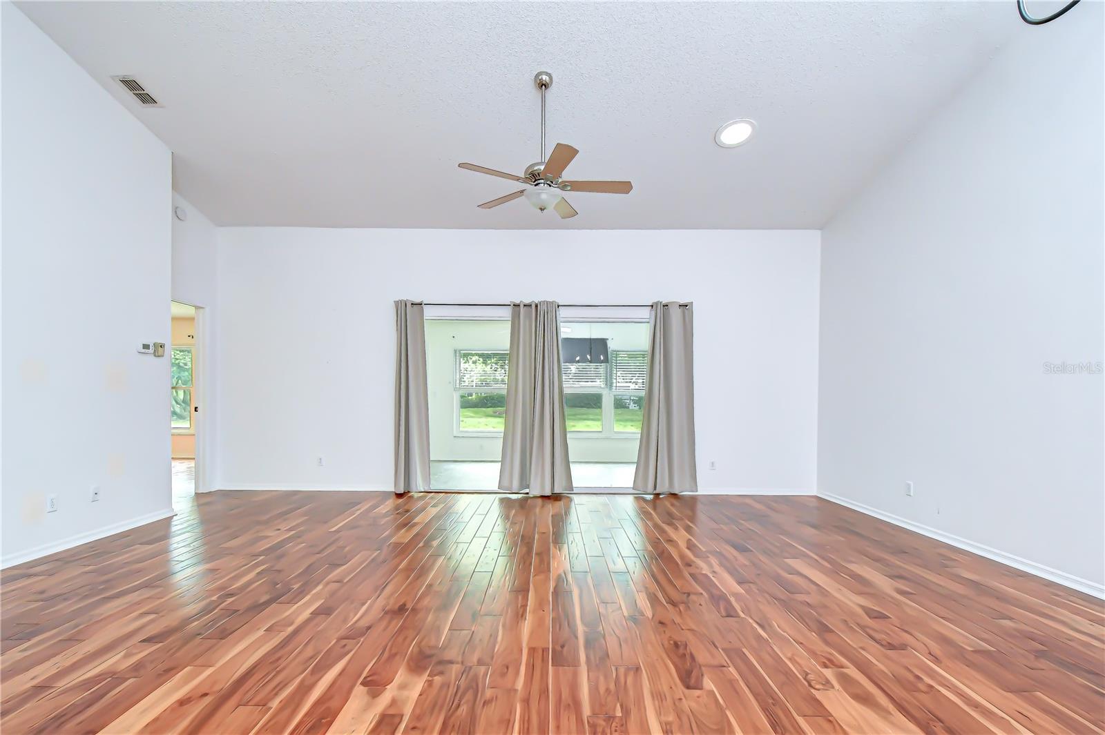 818 Mccallister, Sun City Center, FL 33573