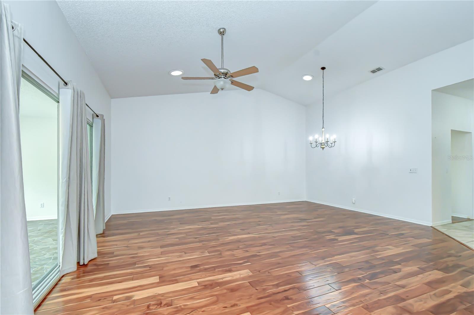 818 Mccallister, Sun City Center, FL 33573