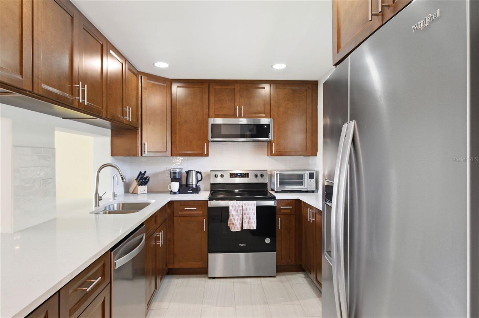 19029 Us Highway 19 Unit 7-12, Clearwater, FL 33764