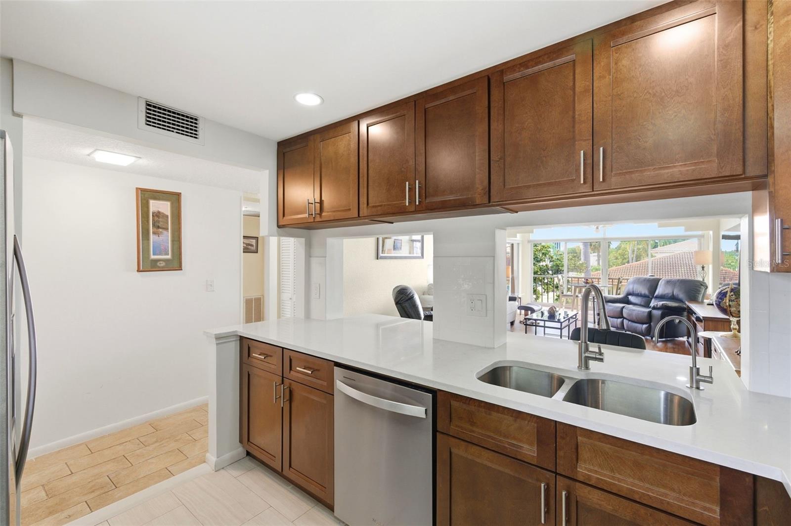 19029 Us Highway 19 Unit 7-12, Clearwater, FL 33764