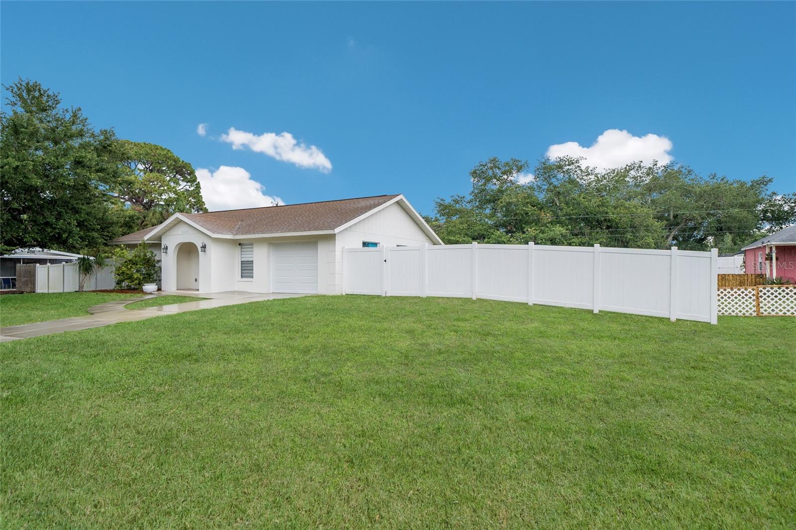 643 Mobile, Venice, FL 34293