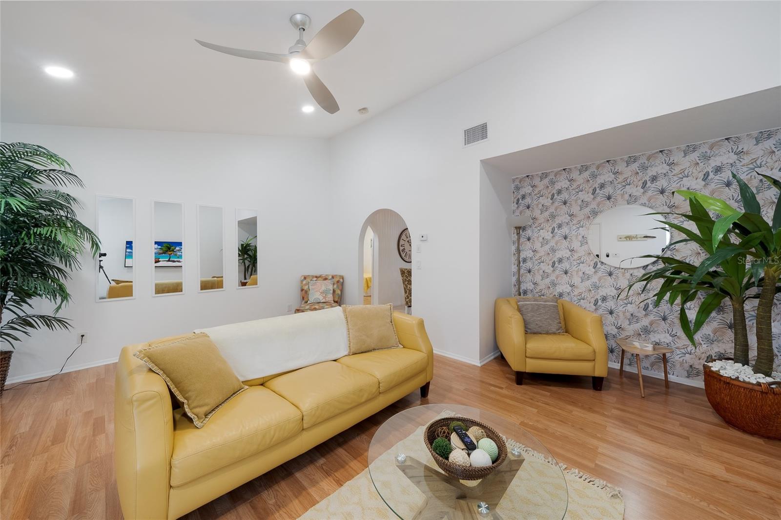 643 Mobile, Venice, FL 34293
