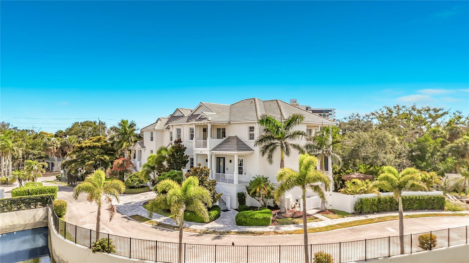 6925 Bochi, Sarasota, FL 34242