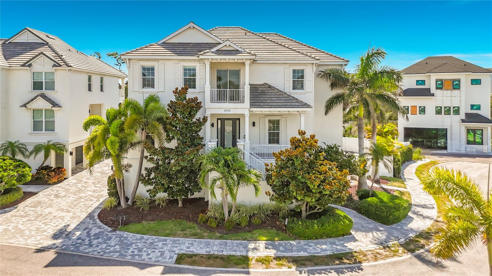 6925 Bochi, Sarasota, FL 34242