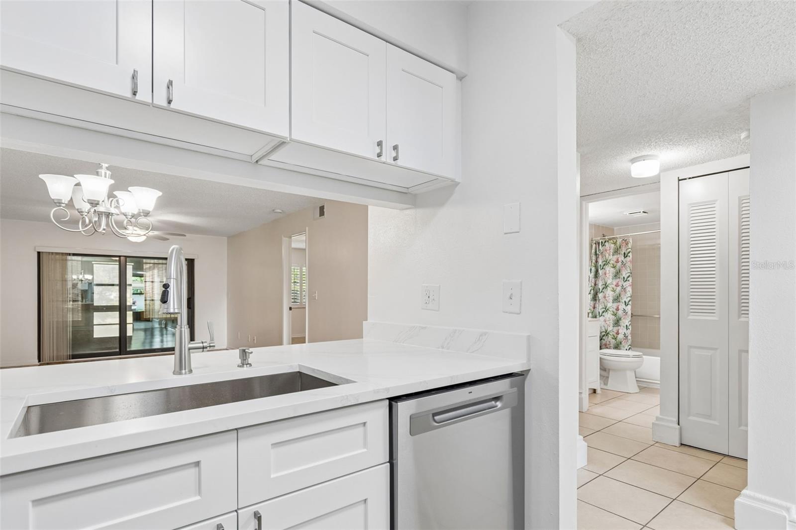 723 83rd Unit 104, St Petersburg, FL 33702