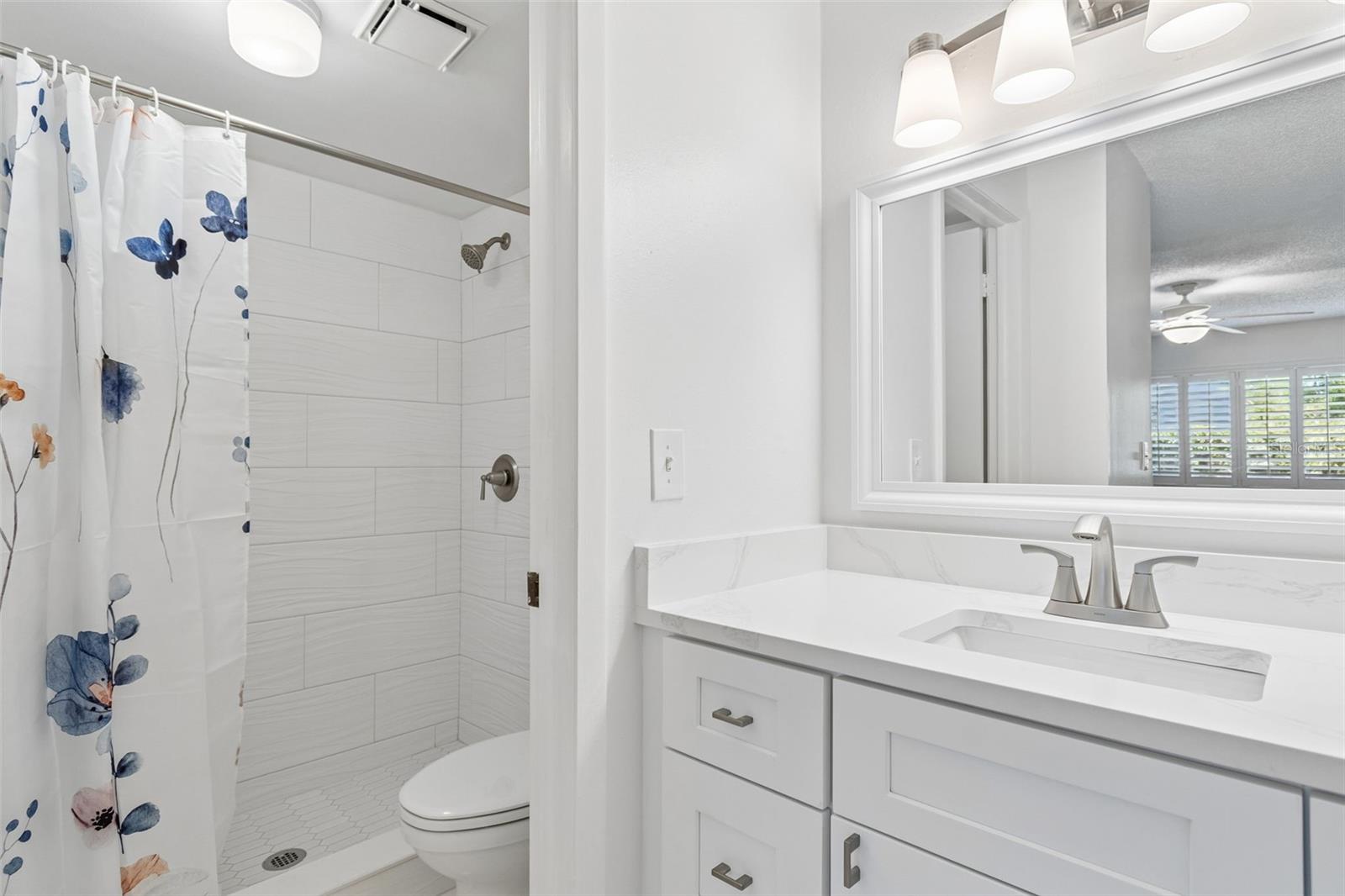 723 83rd Unit 104, St Petersburg, FL 33702