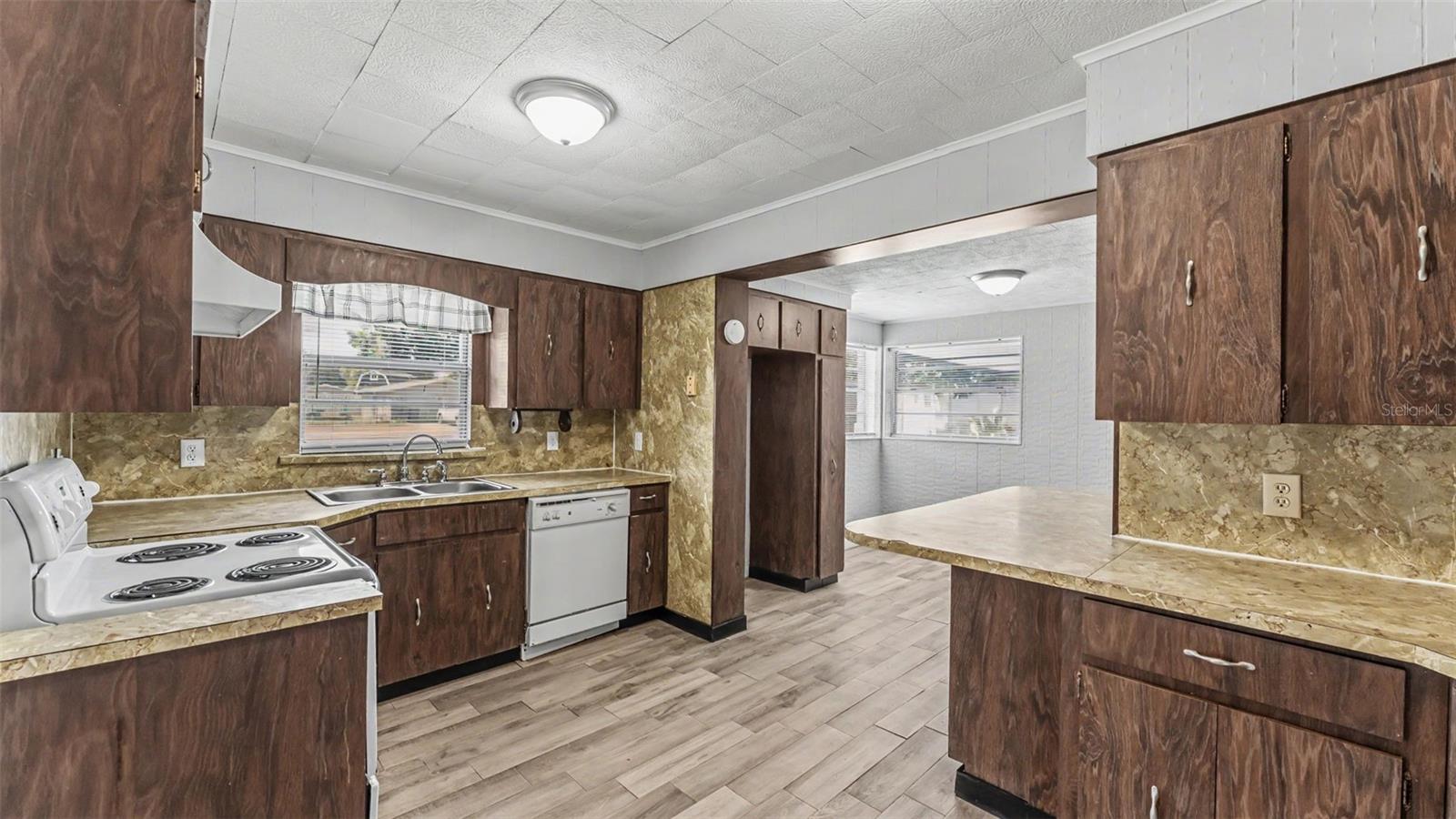 5353 7th, Lakeland, FL 33812