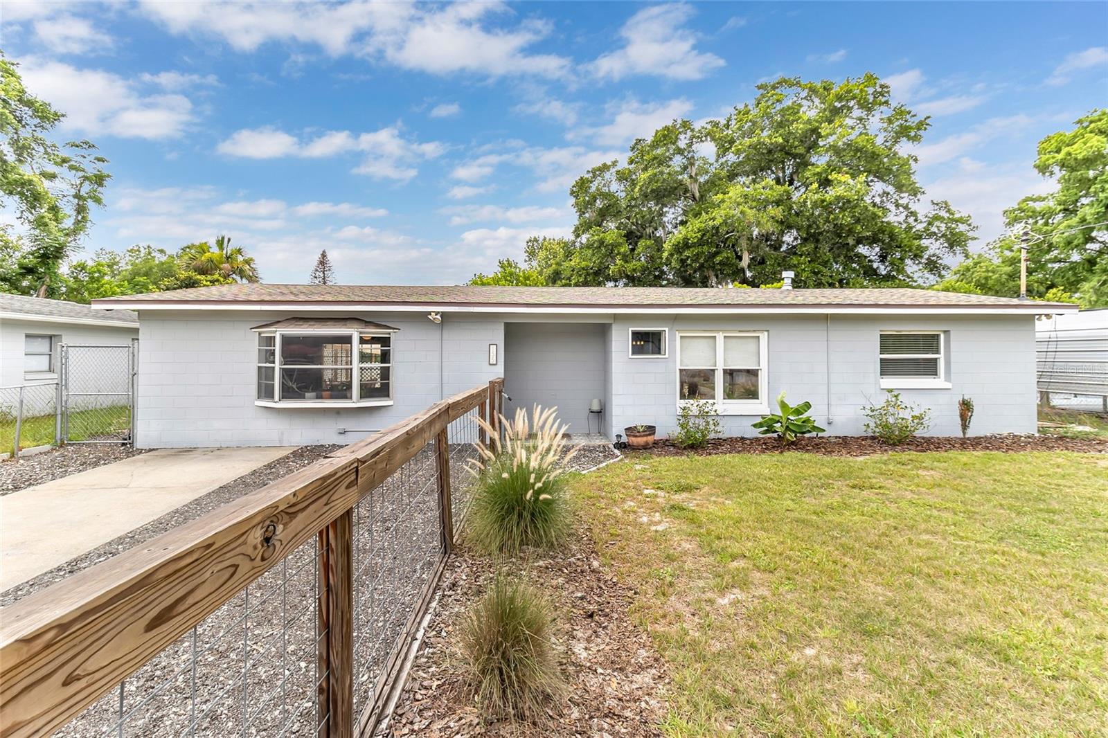 855 Pearl, Mount Dora, FL 32757