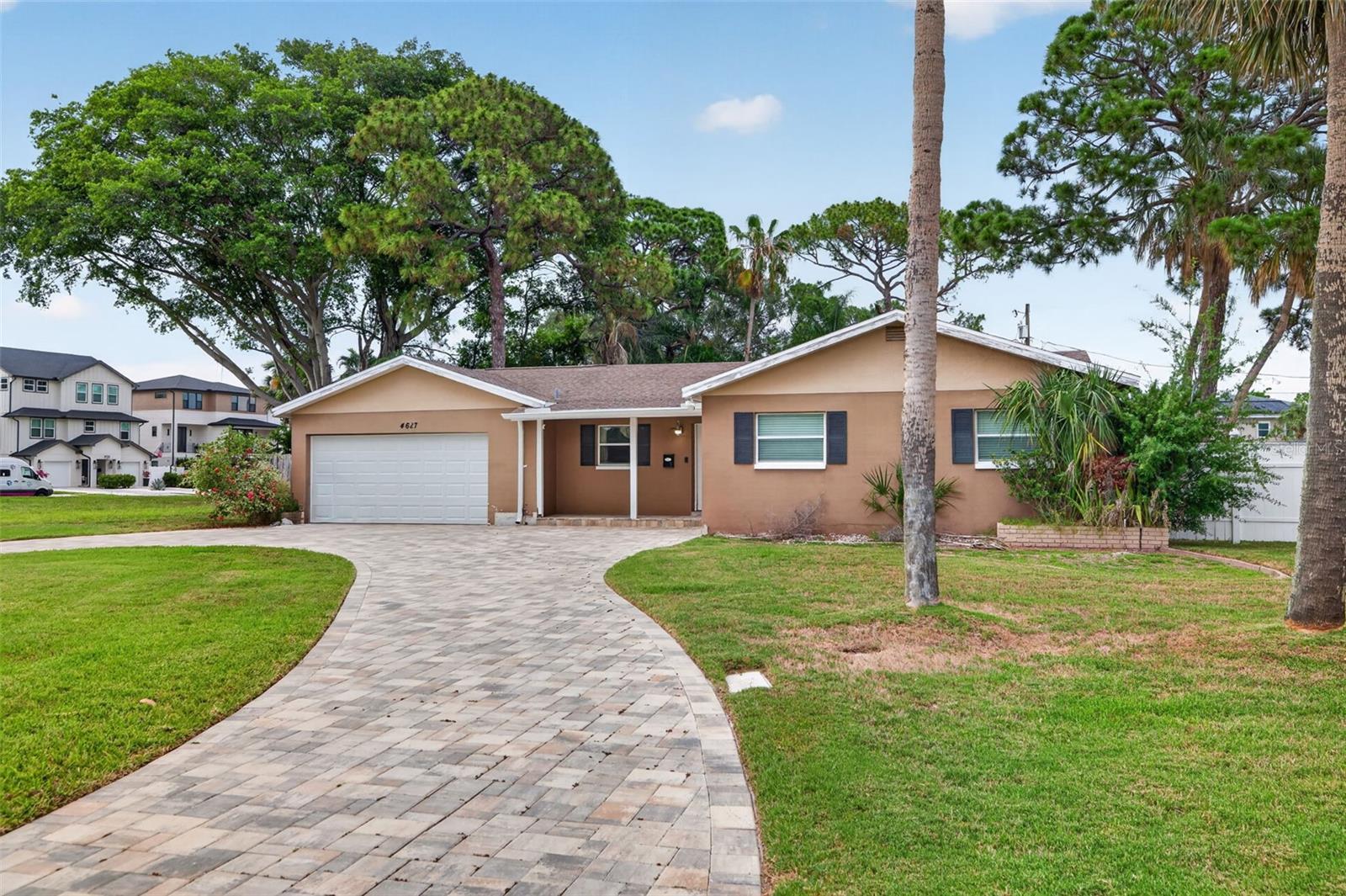 4627 Venetian, St Petersburg, FL 33704