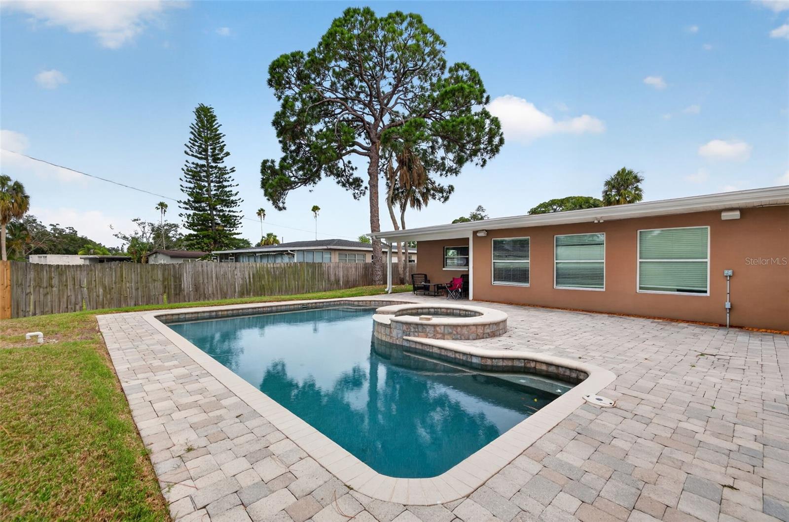 4627 Venetian, St Petersburg, FL 33704