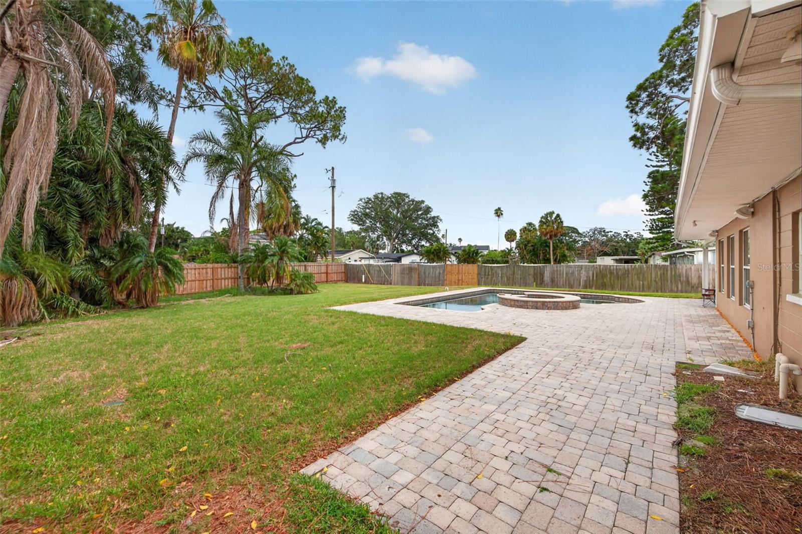 4627 Venetian, St Petersburg, FL 33704