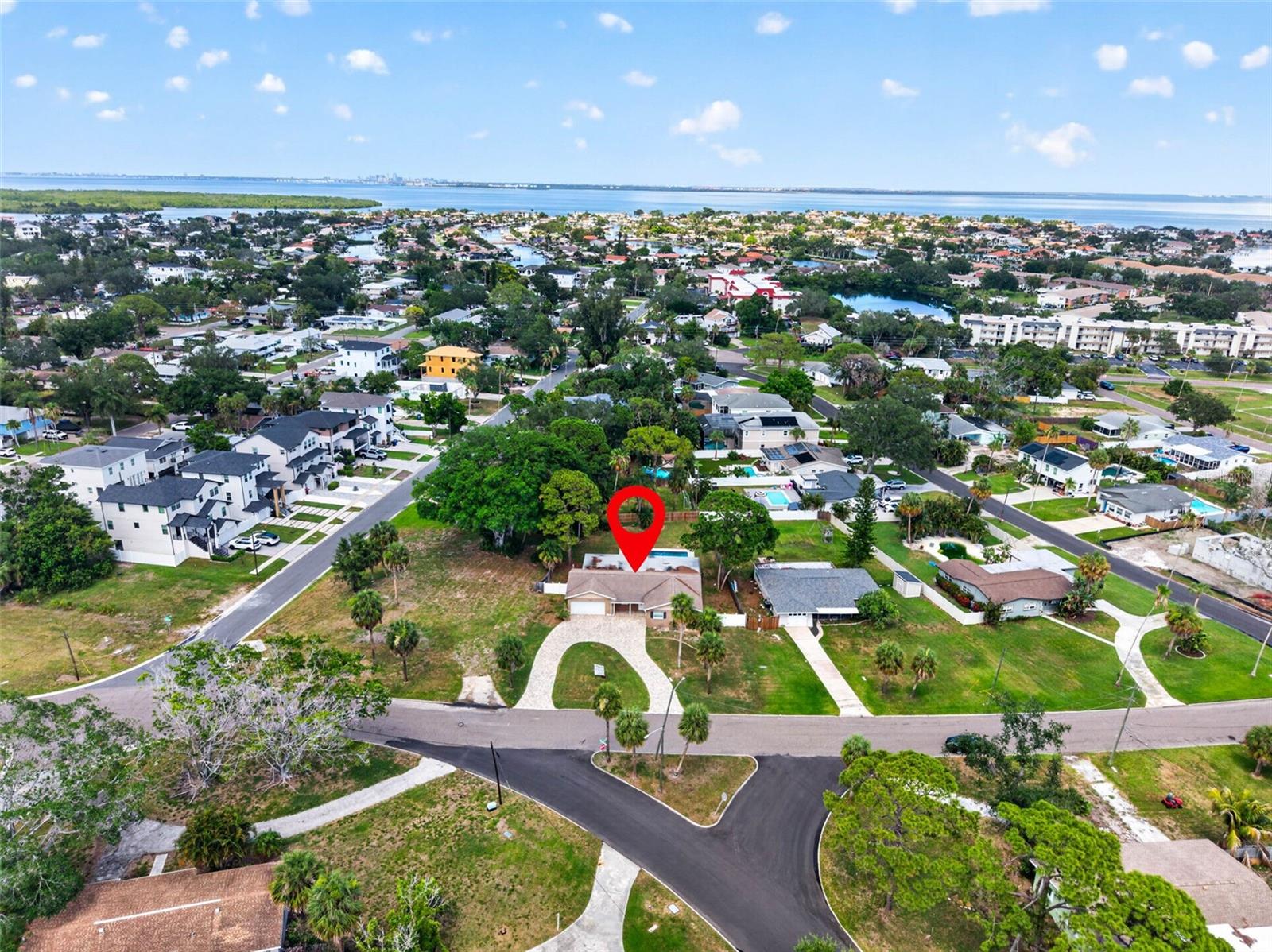 4627 Venetian, St Petersburg, FL 33704