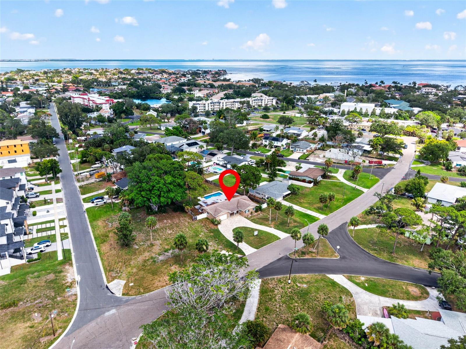 4627 Venetian, St Petersburg, FL 33704
