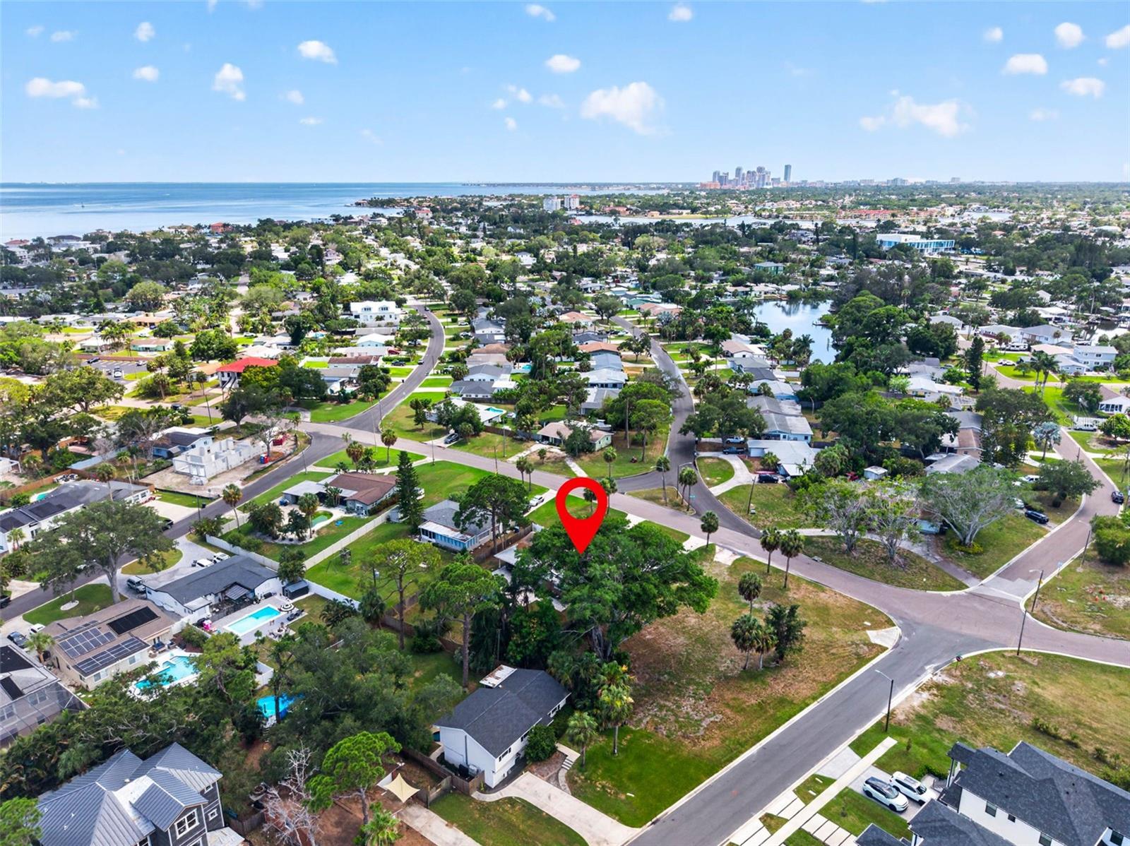 4627 Venetian, St Petersburg, FL 33704