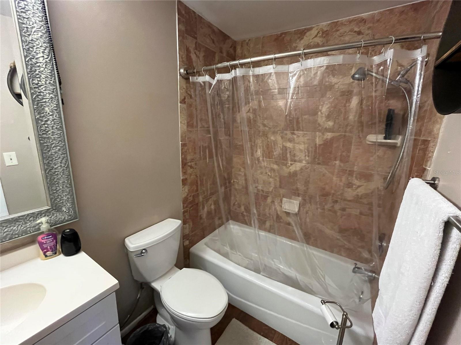 2632 Hidden Lake Dr N Unit B, Sarasota, FL 34237