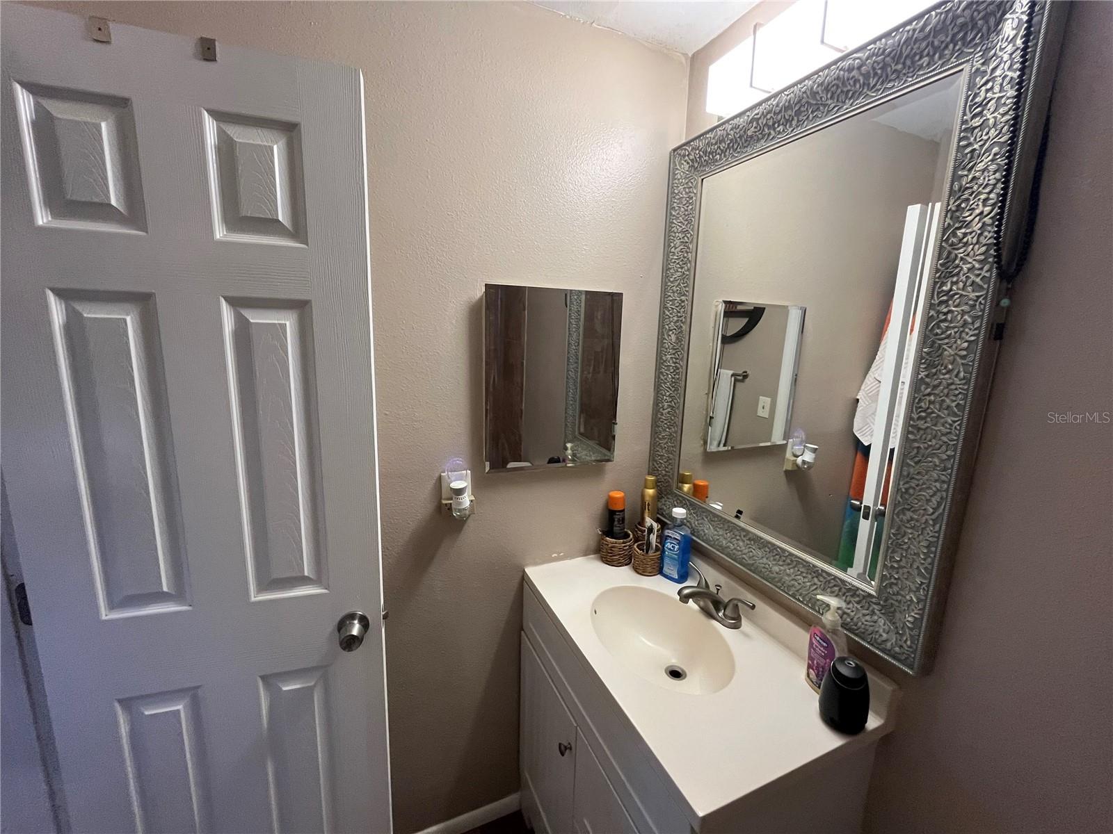 2632 Hidden Lake Dr N Unit B, Sarasota, FL 34237