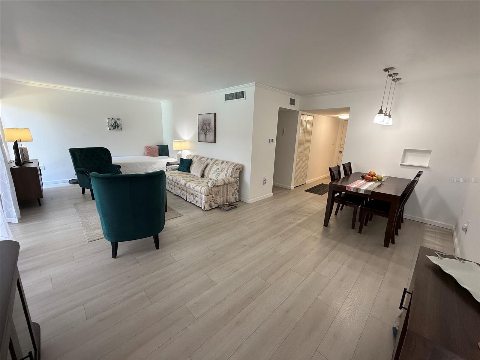 1243 Martin Luther King Jr Unit C303, Clearwater, FL 33756