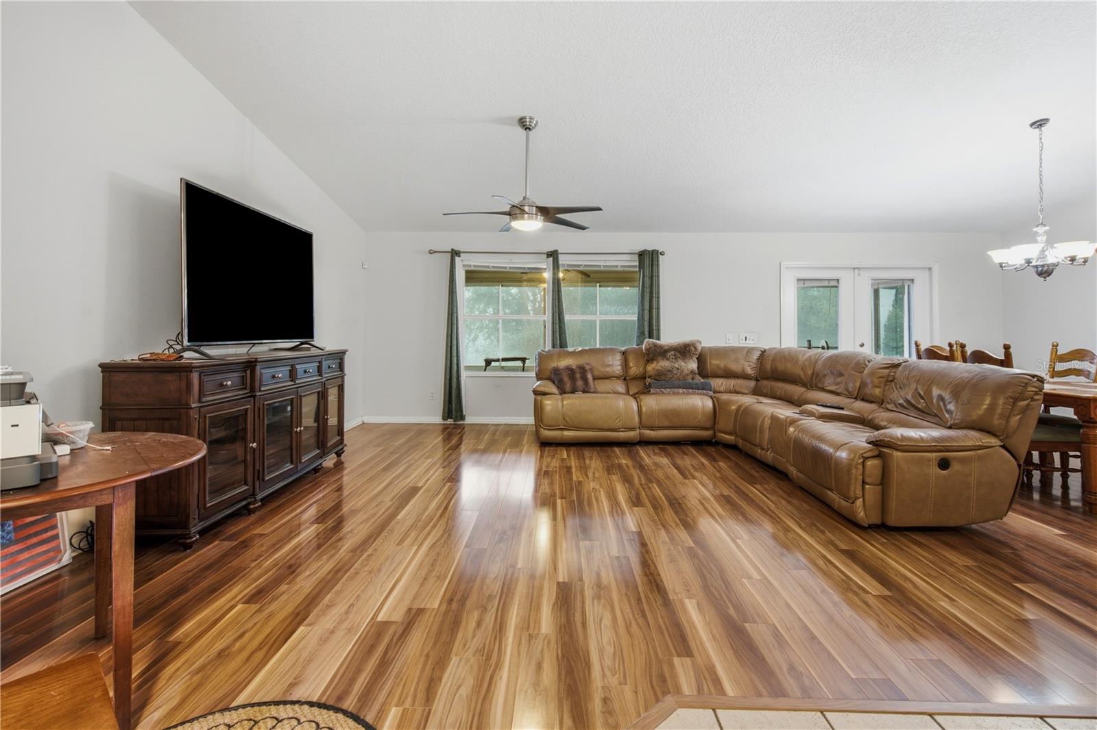 16723 173rd Terrace, Weirsdale, FL 32195