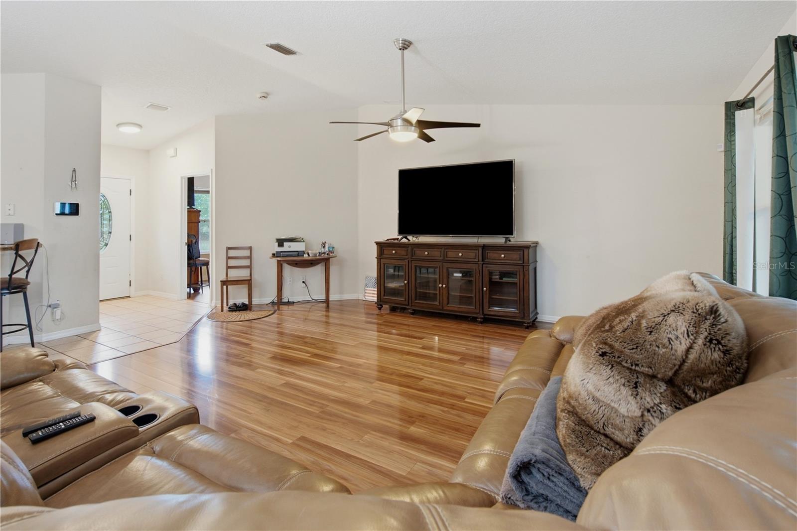 16723 173rd Terrace, Weirsdale, FL 32195