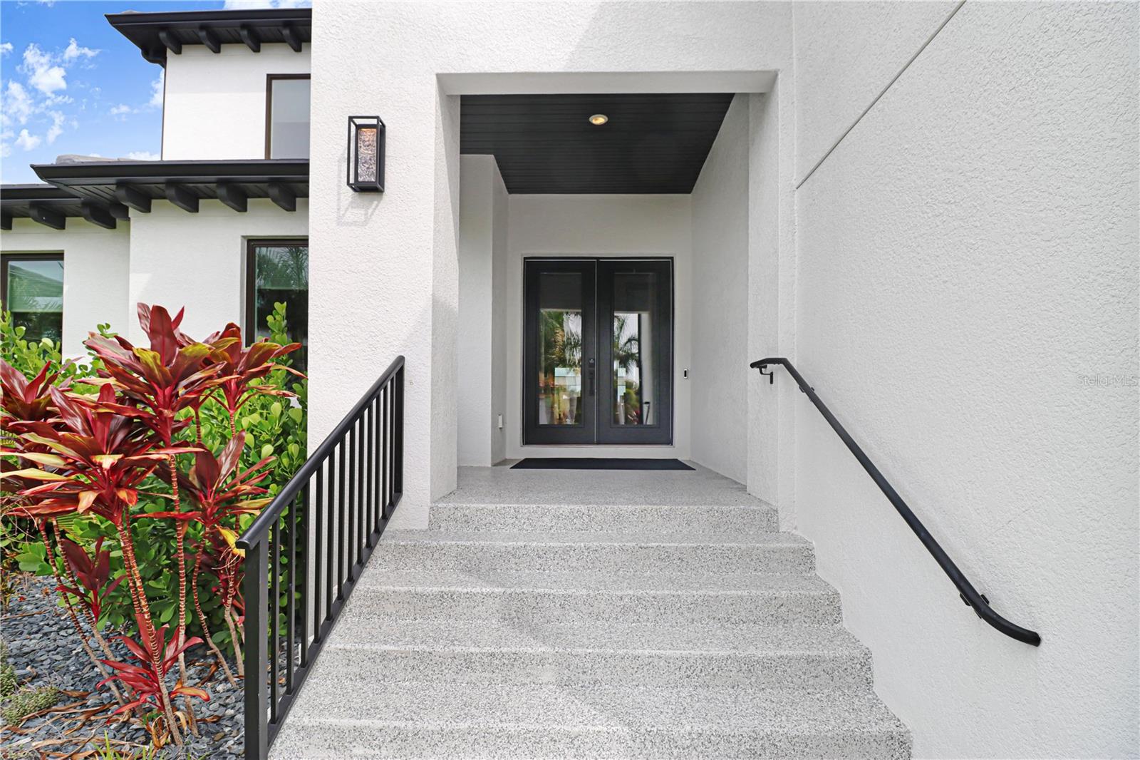 6104 Lagomar, Apollo Beach, FL 33572