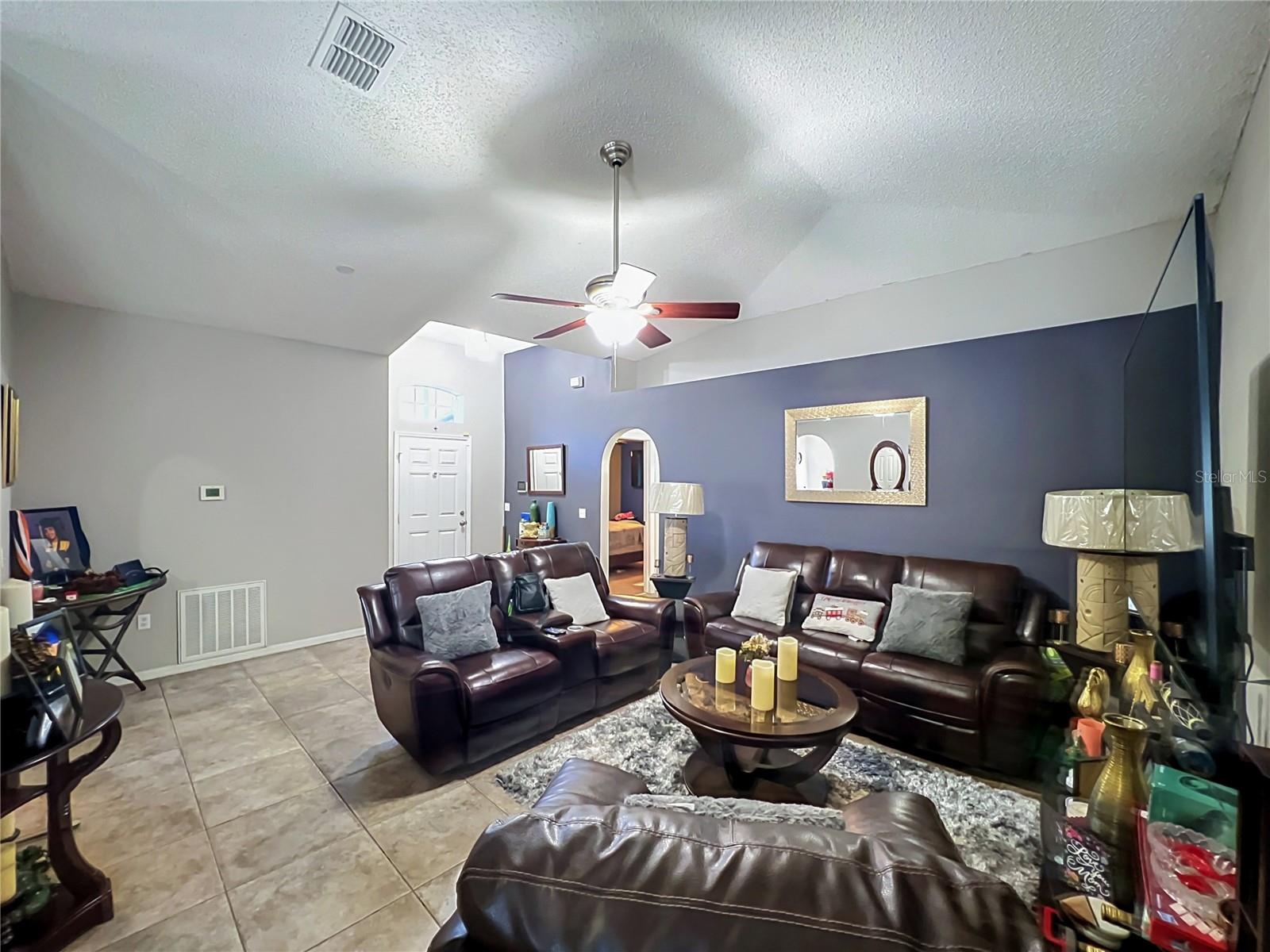 2131 Corner School, Orlando, FL 32820