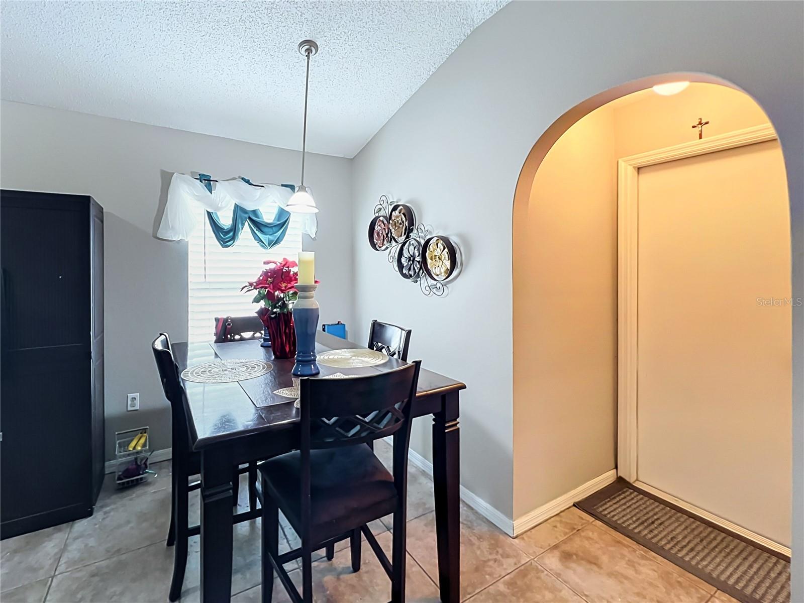 2131 Corner School, Orlando, FL 32820