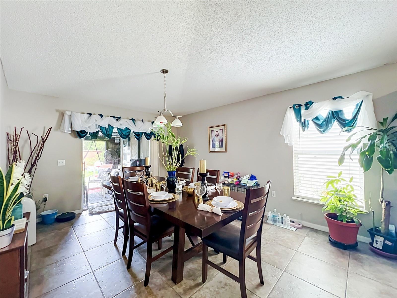 2131 Corner School, Orlando, FL 32820