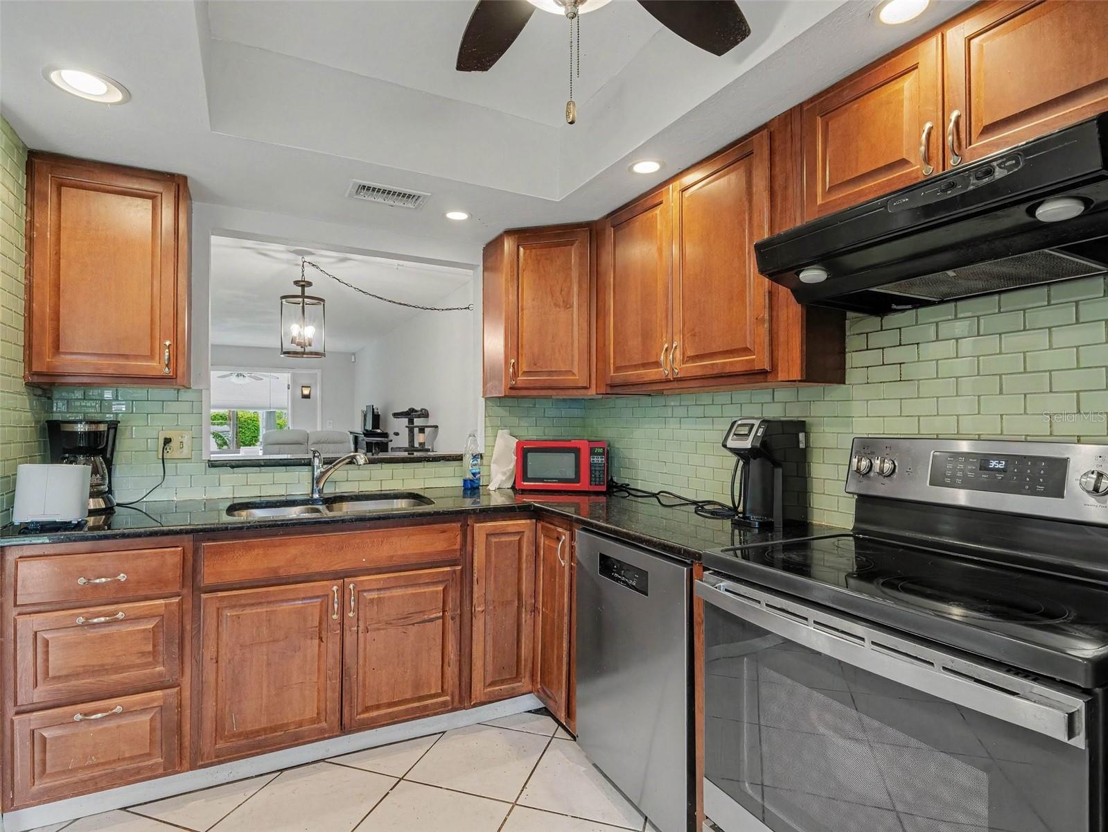 2653 Woodgate Unit E-3, Sarasota, FL 34231